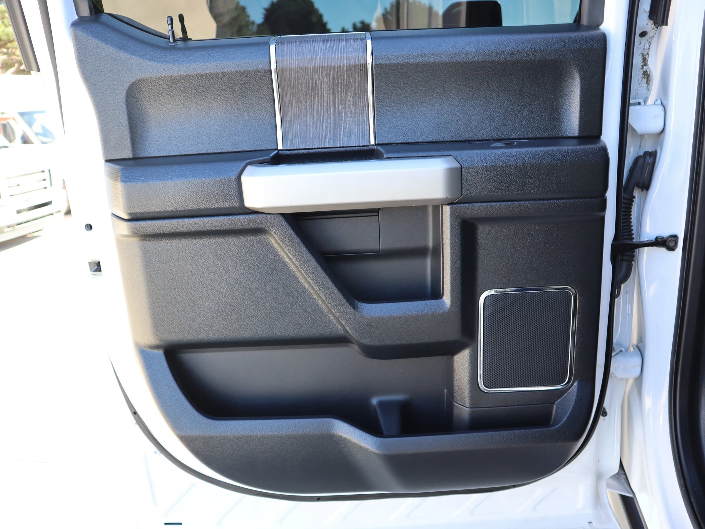 Used 2020 Ford F350 Lariat w/ Lariat Ultimate Package image 29