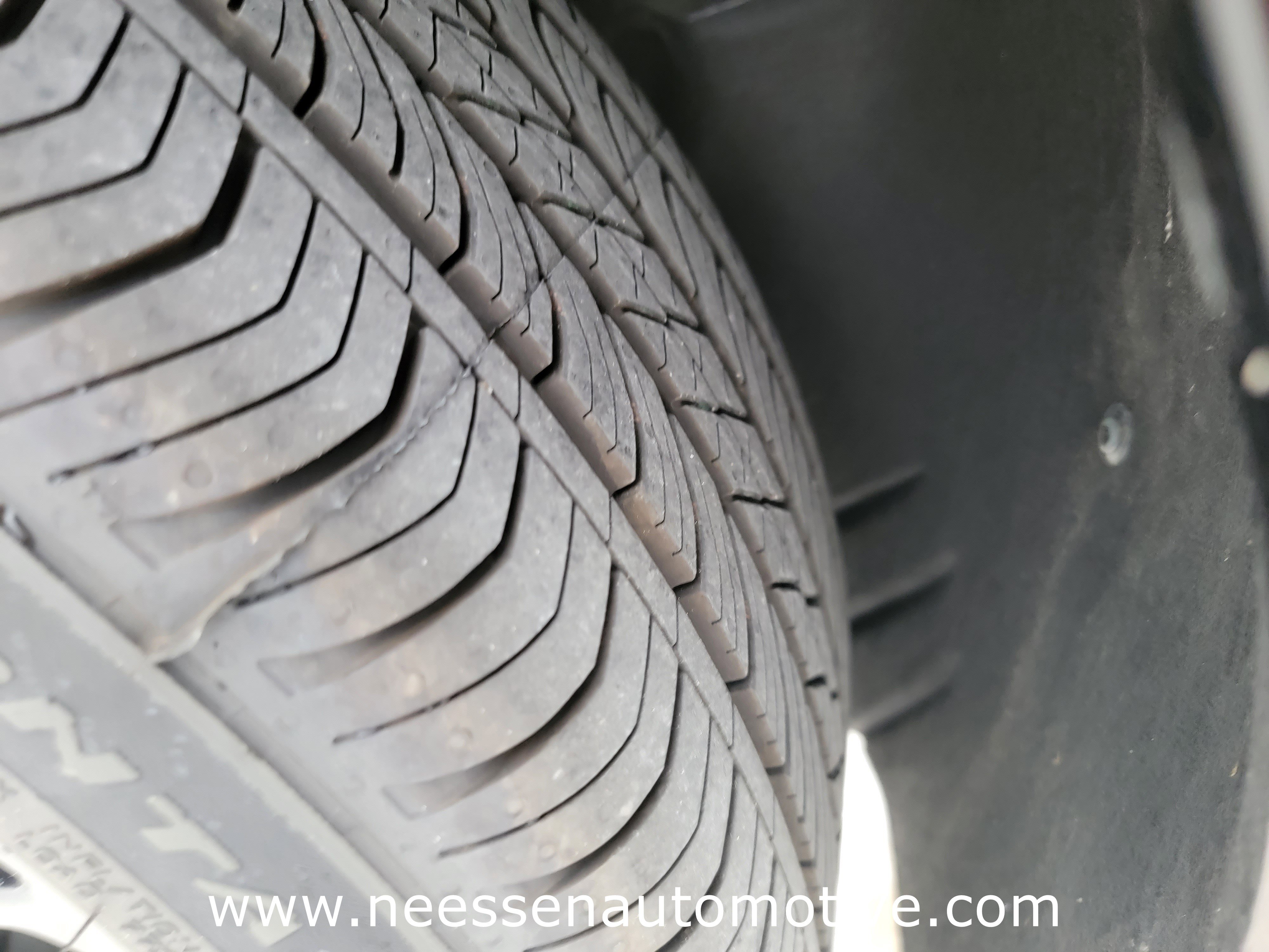 Used 2025 Buick Envision Sport Touring image 32