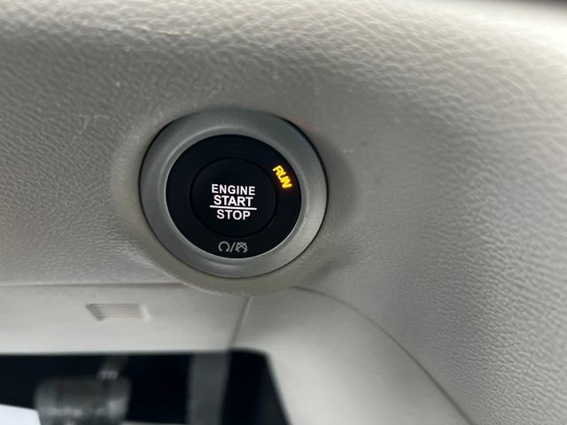 Used 2024 Chrysler Pacifica Touring-L image 28