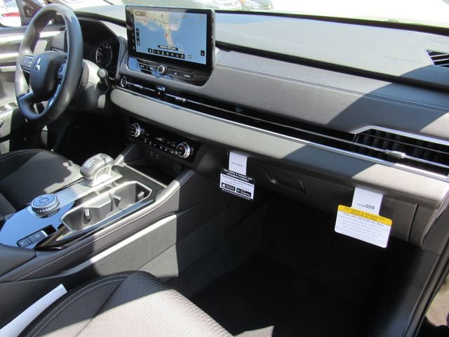 New 2026 Mitsubishi Outlander ES image 10