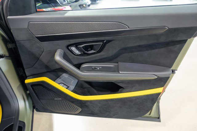 Used 2023 Lamborghini Urus Performante image 38
