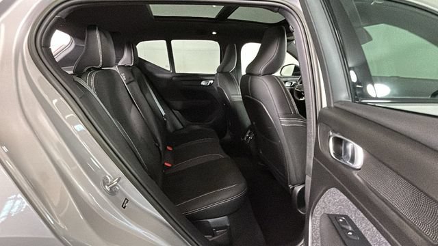 Used 2023 Volvo XC40 Recharge Plus AWD/4WD image 29