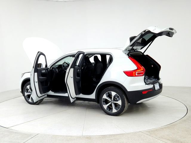 New 2025 Volvo XC40 B5 Core w/ Protection Package Premier image 12