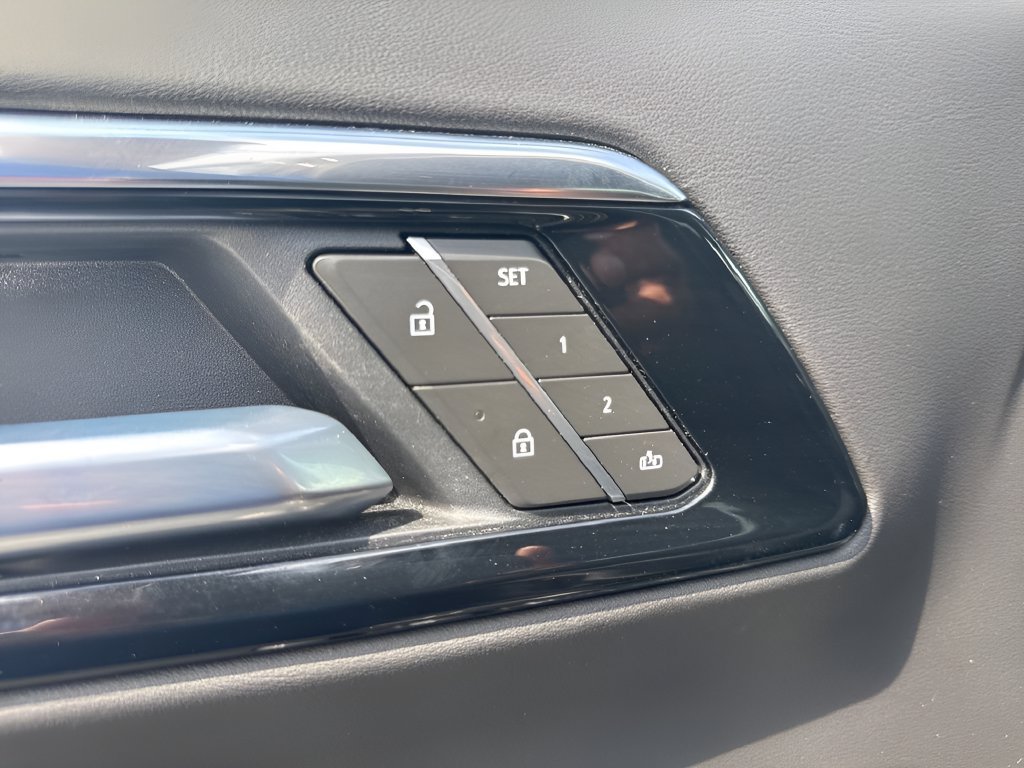 Used 2025 Chevrolet Tahoe LT AWD/4WD image 11
