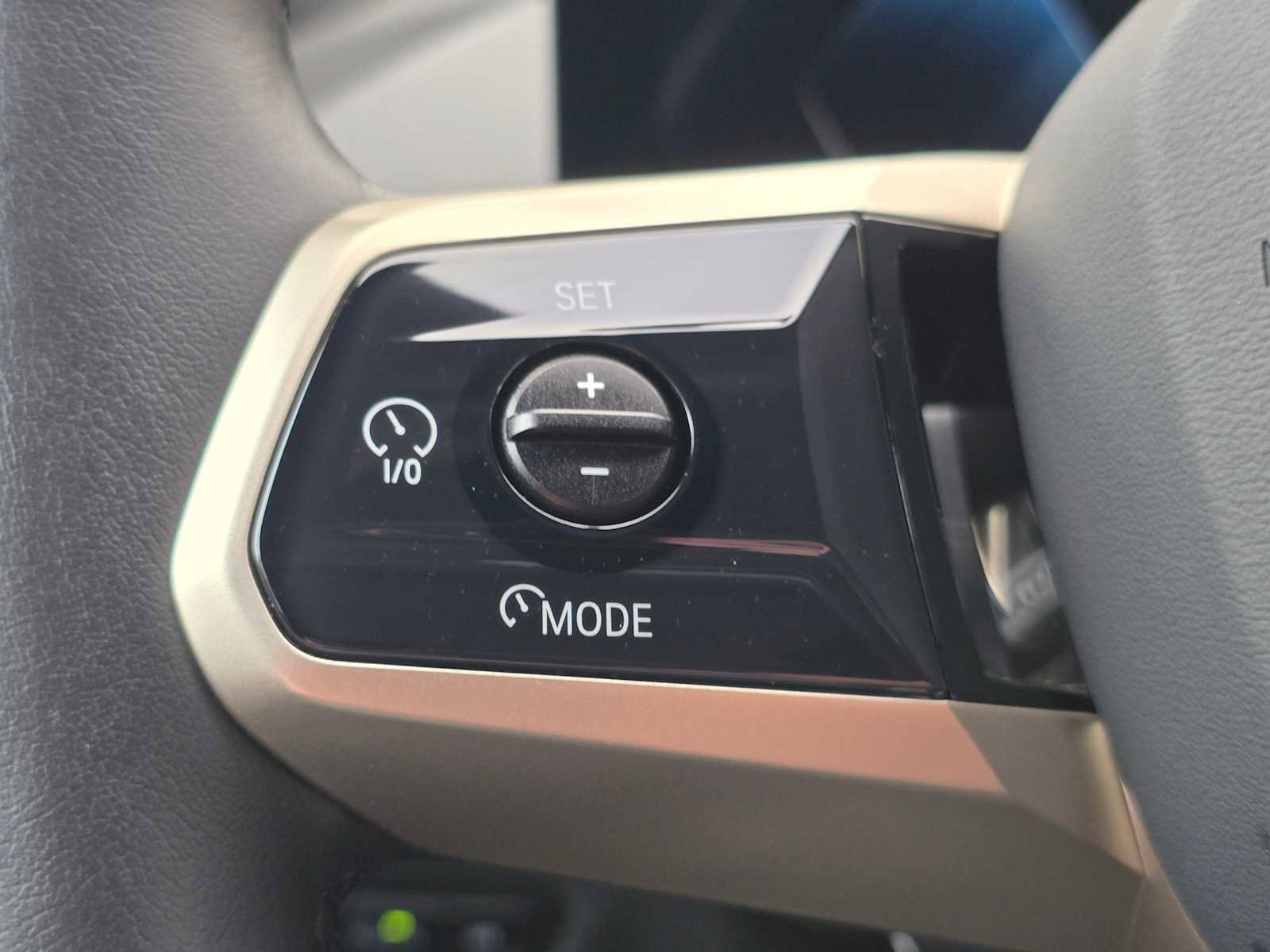 Used 2026 BMW iX xDrive45 w/ Executive Package image 37