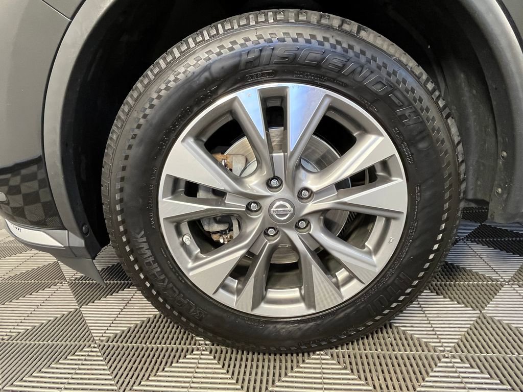 Used 2016 Nissan Murano SV AWD/4WD image 12