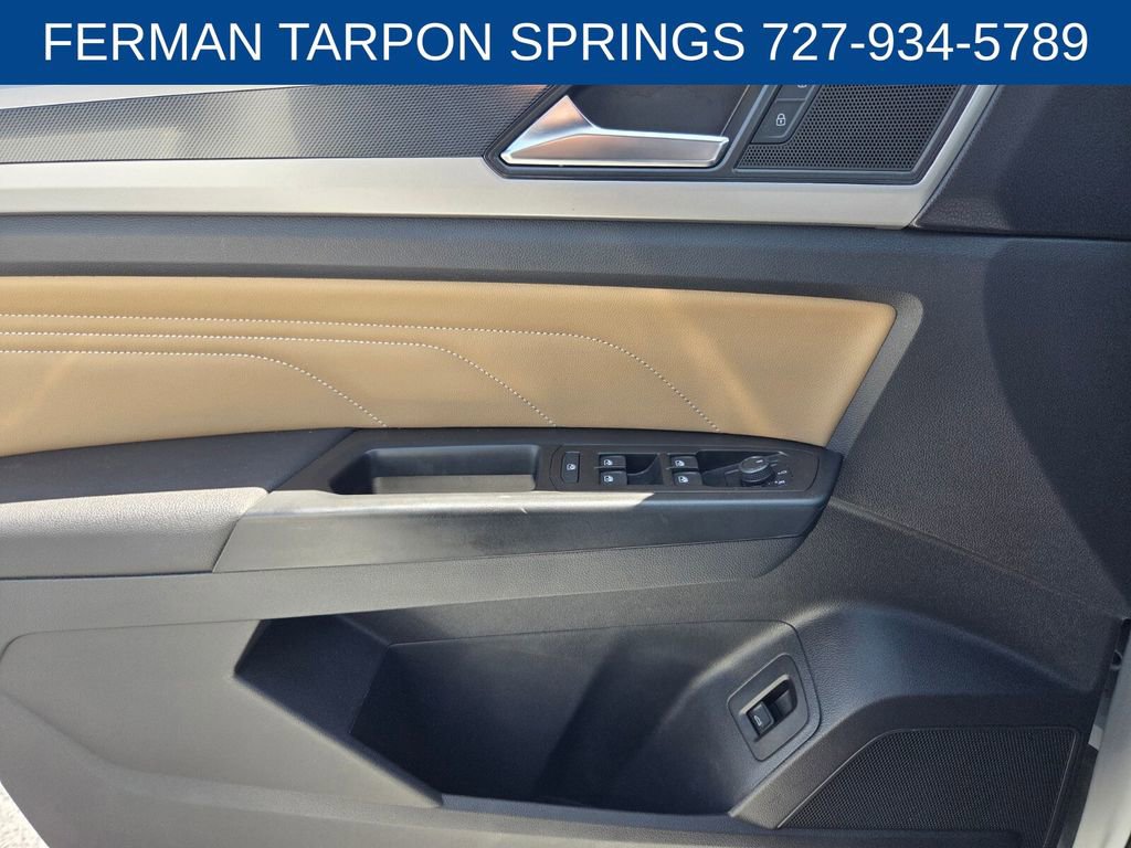 Used 2020 Volkswagen Atlas Cross Sport SEL R-Line AWD/4WD image 25