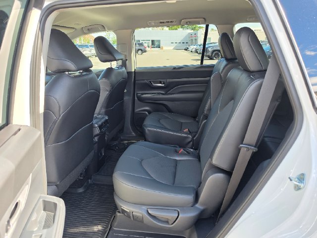 Used 2024 Toyota Grand Highlander AWD image 22