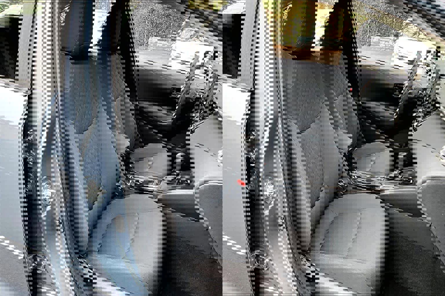 Used 2022 Toyota Corolla LE w/ Body Protection Package (TMS) image 9