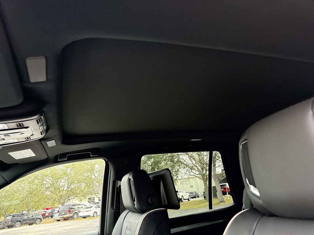 New 2026 Cadillac Escalade Luxury w/ LPO, Floor Liner Package image 32