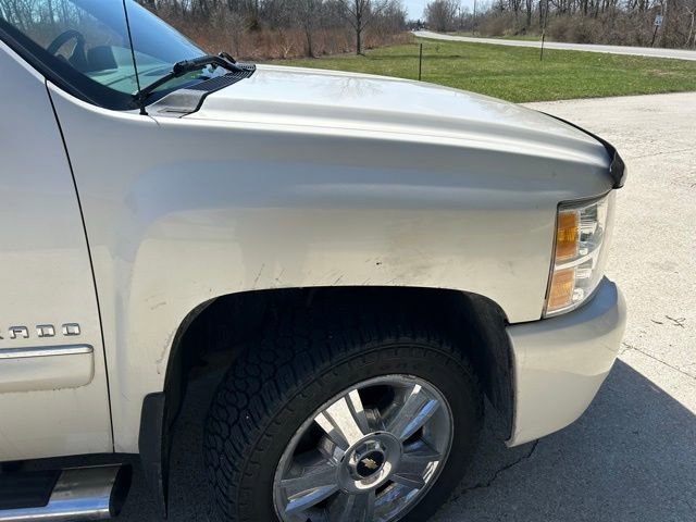Used 2013 Chevrolet Silverado 1500 LTZ w/ LTZ White Diamond Edition image 3