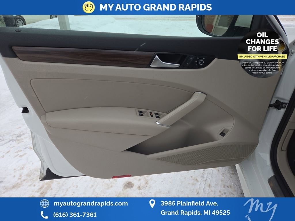 Used 2020 Volkswagen Passat 2.0T SEL image 11