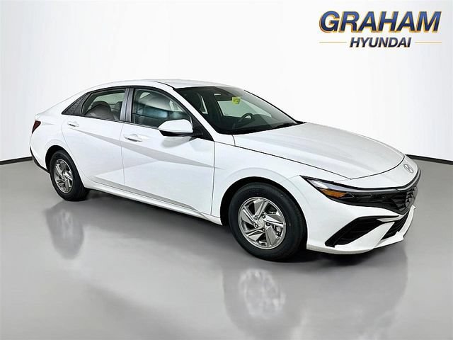New 2026 Hyundai Elantra SE FWD image 1