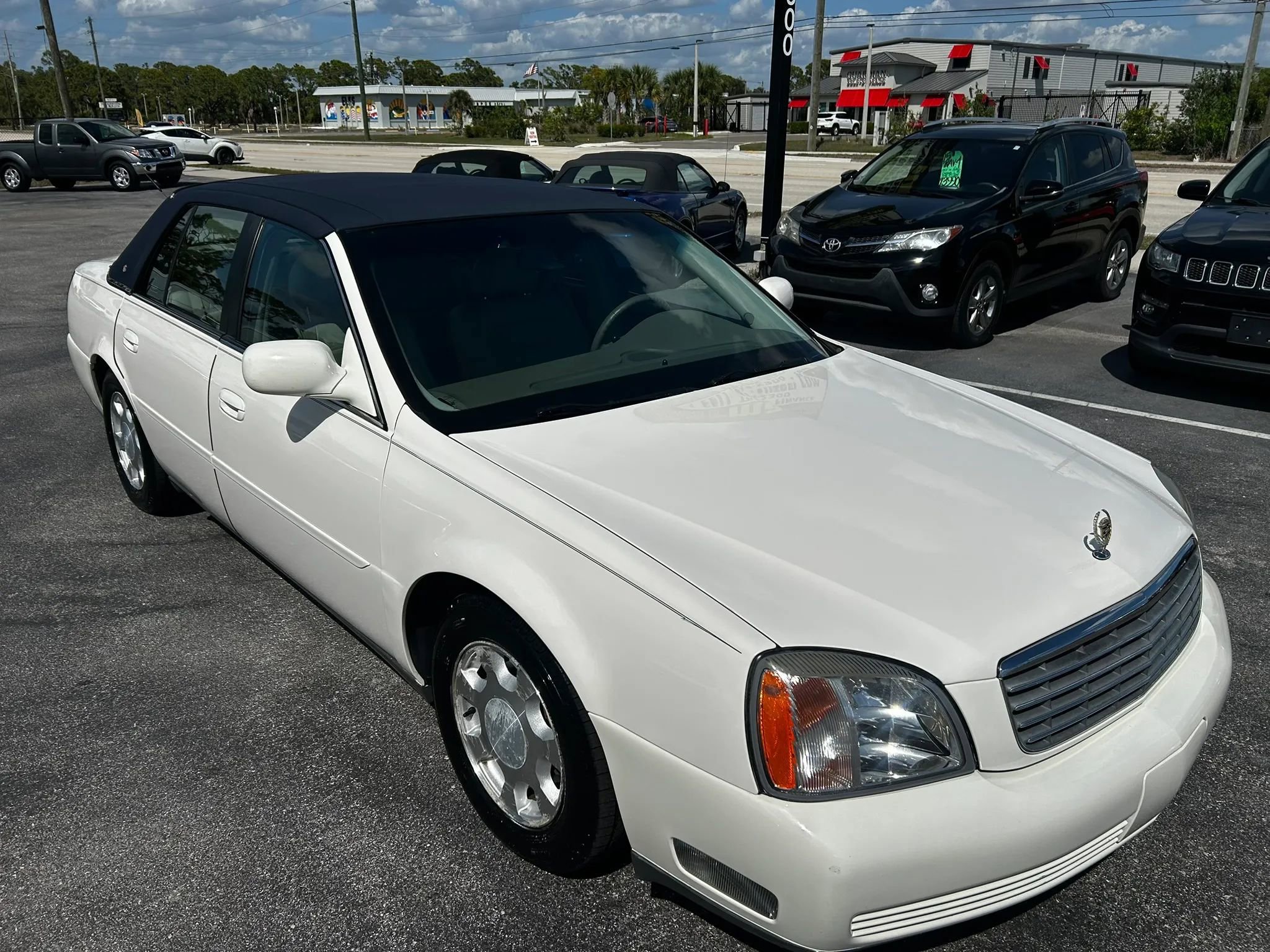 Used 2001 Cadillac De Ville Sedan image 3