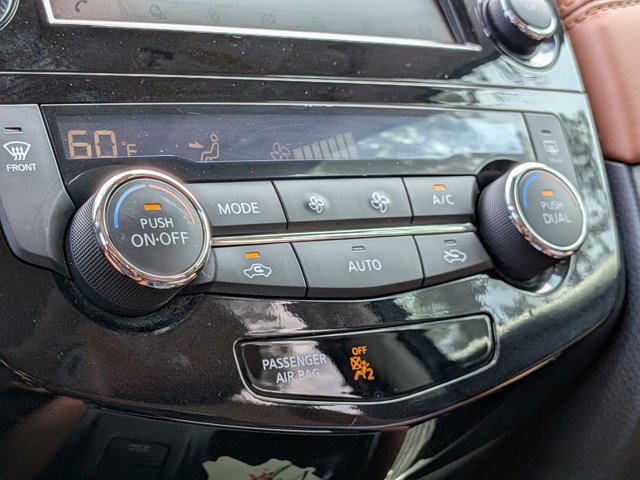 Used 2018 Nissan Rogue SL w/ Premium Package FWD image 9