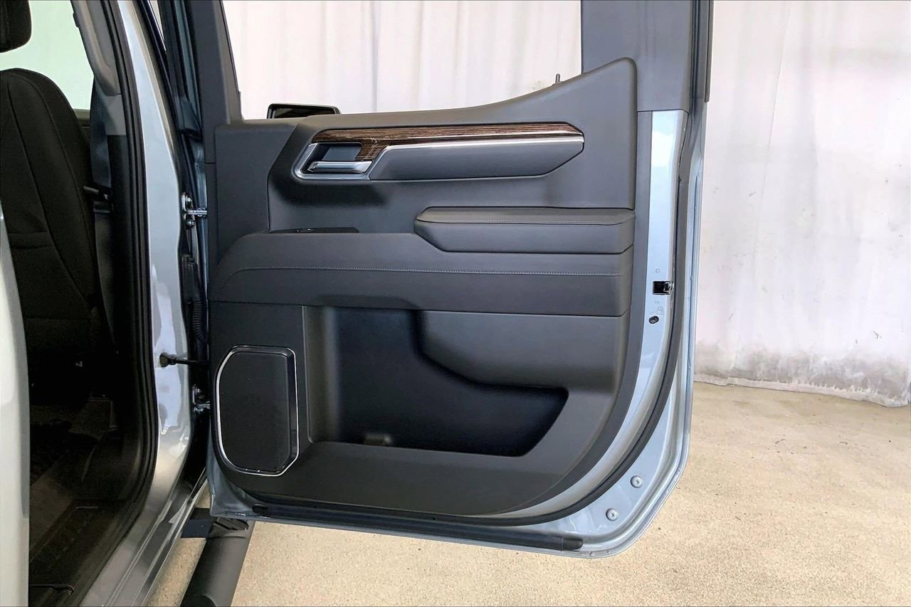 Used 2025 GMC Sierra 1500 Elevation image 23