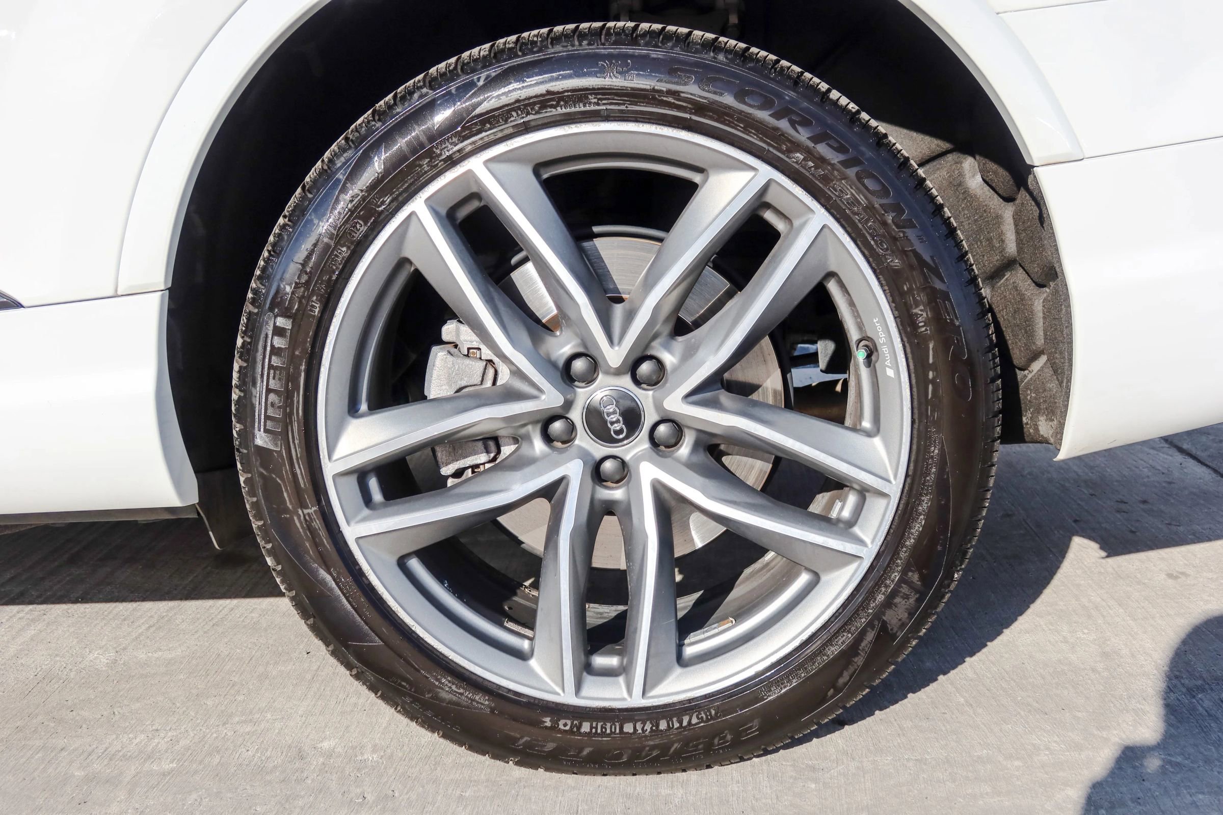 Used 2018 Audi Q7 3.0T Prestige w/ Prestige Package image 40