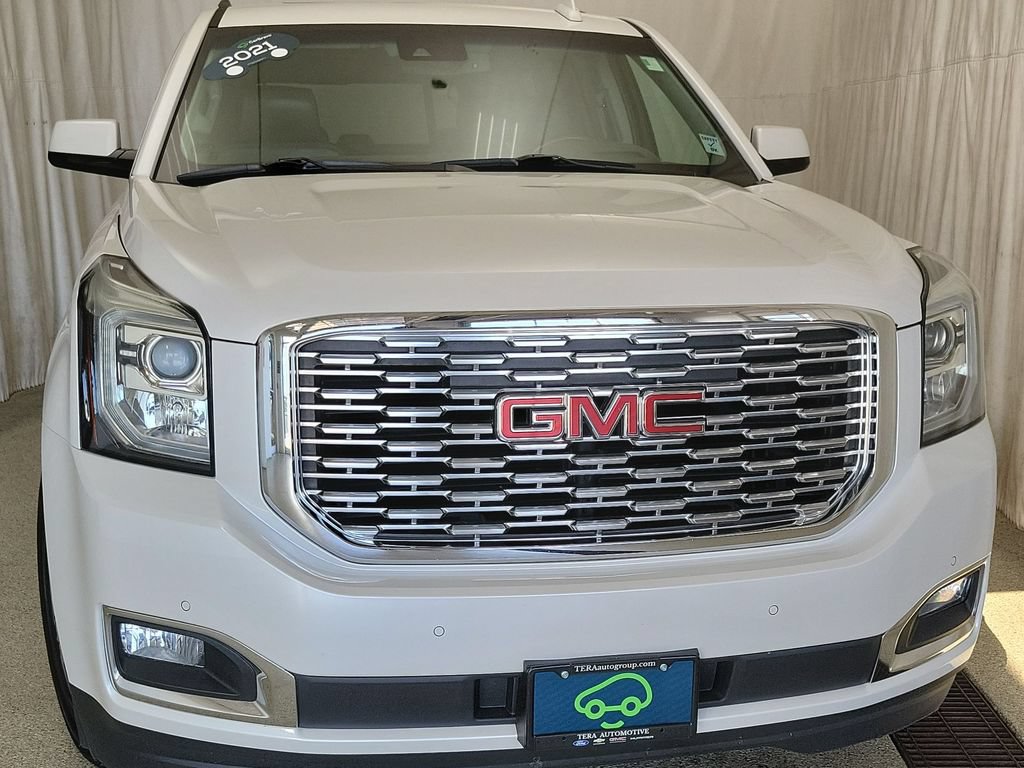 Certified 2020 GMC Yukon Denali w/ Denali Ultimate Package AWD/4WD image 3