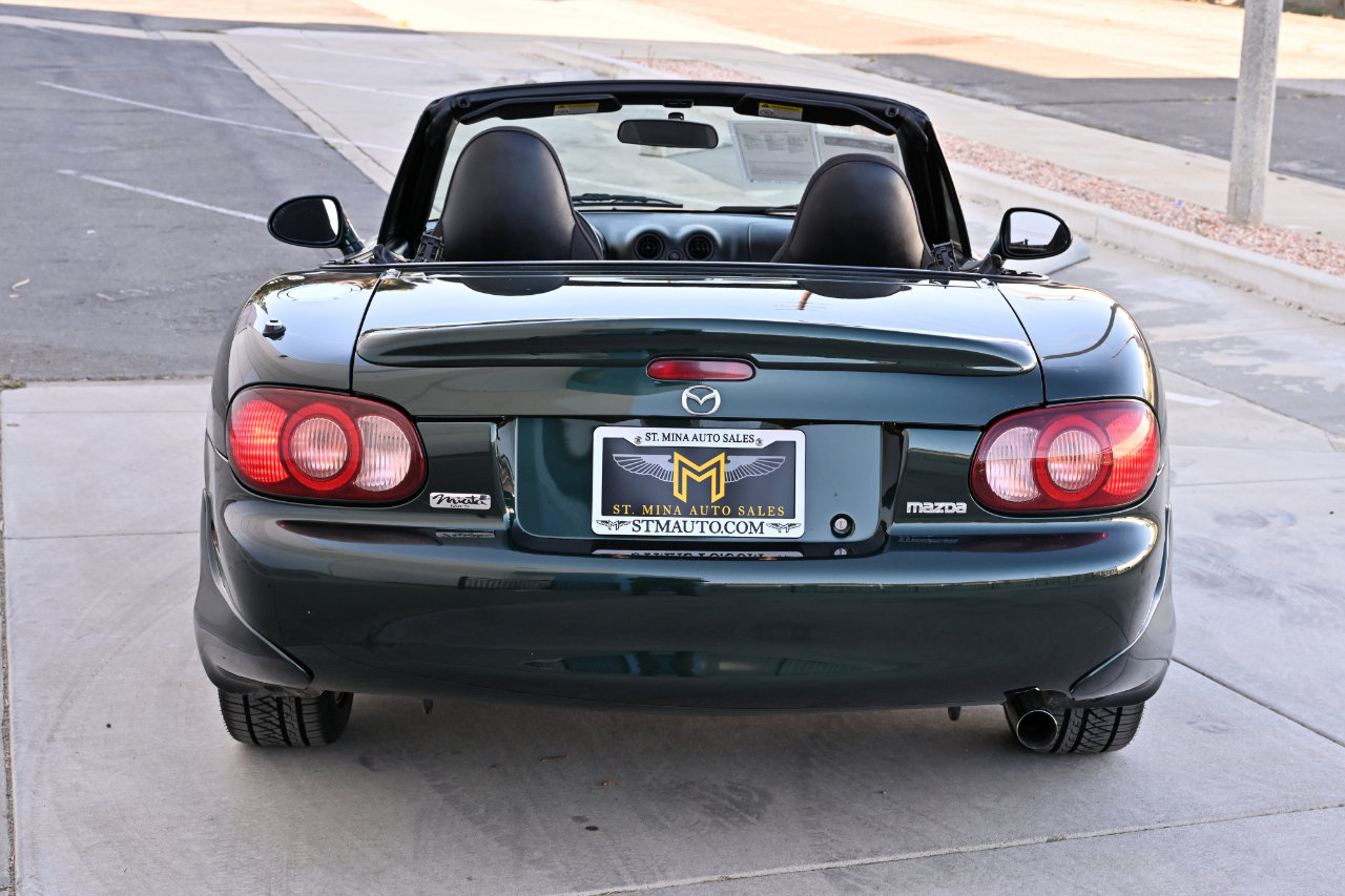 Used 2002 MAZDA MX-5 Miata RWD image 8