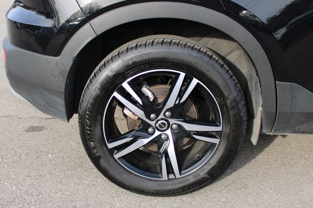 Used 2025 Volvo XC40 B5 Core image 39