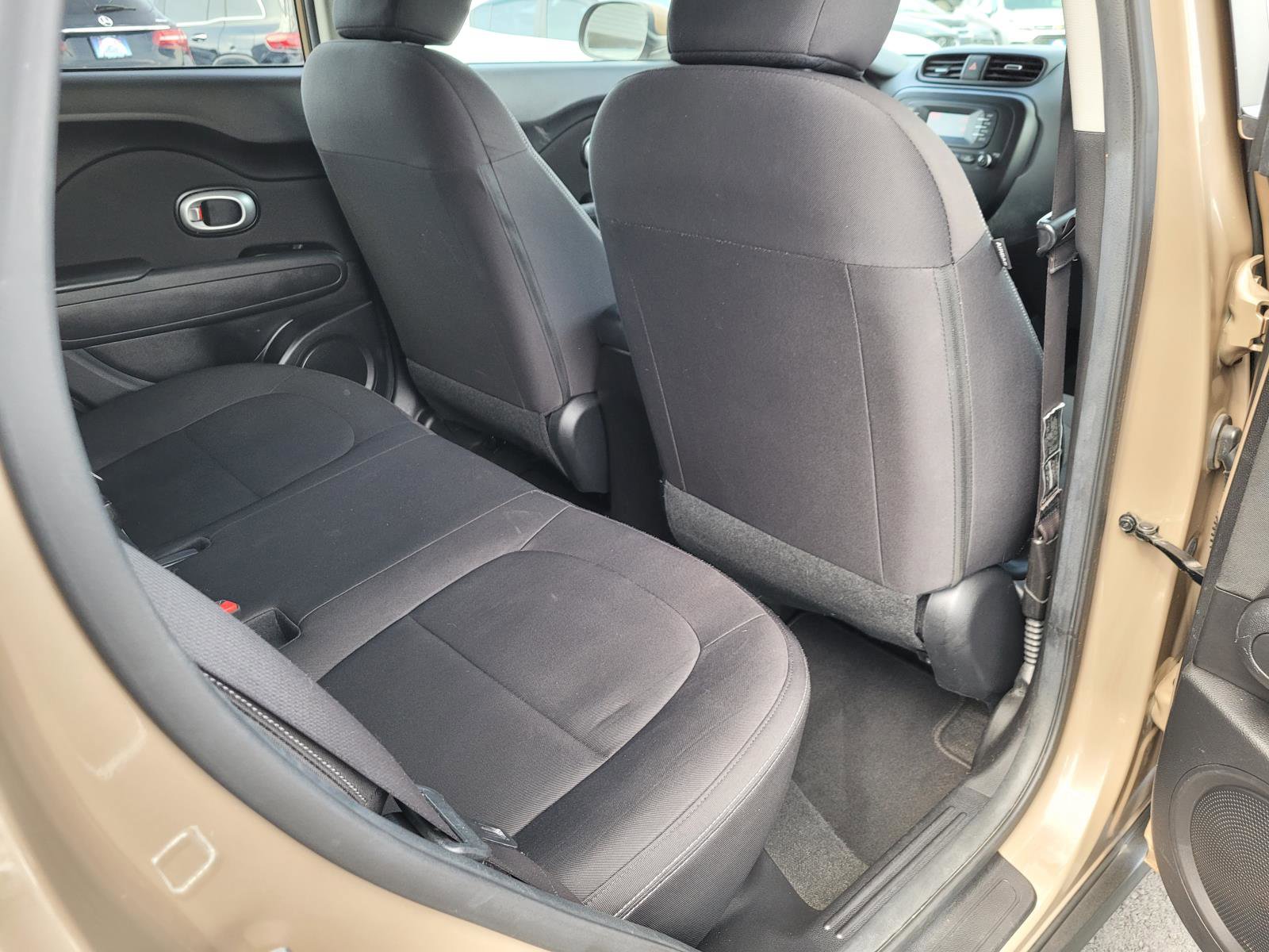 Used 2015 Kia Soul FWD image 19