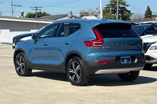 Certified 2025 Volvo XC40 B5 Core AWD/4WD image 5