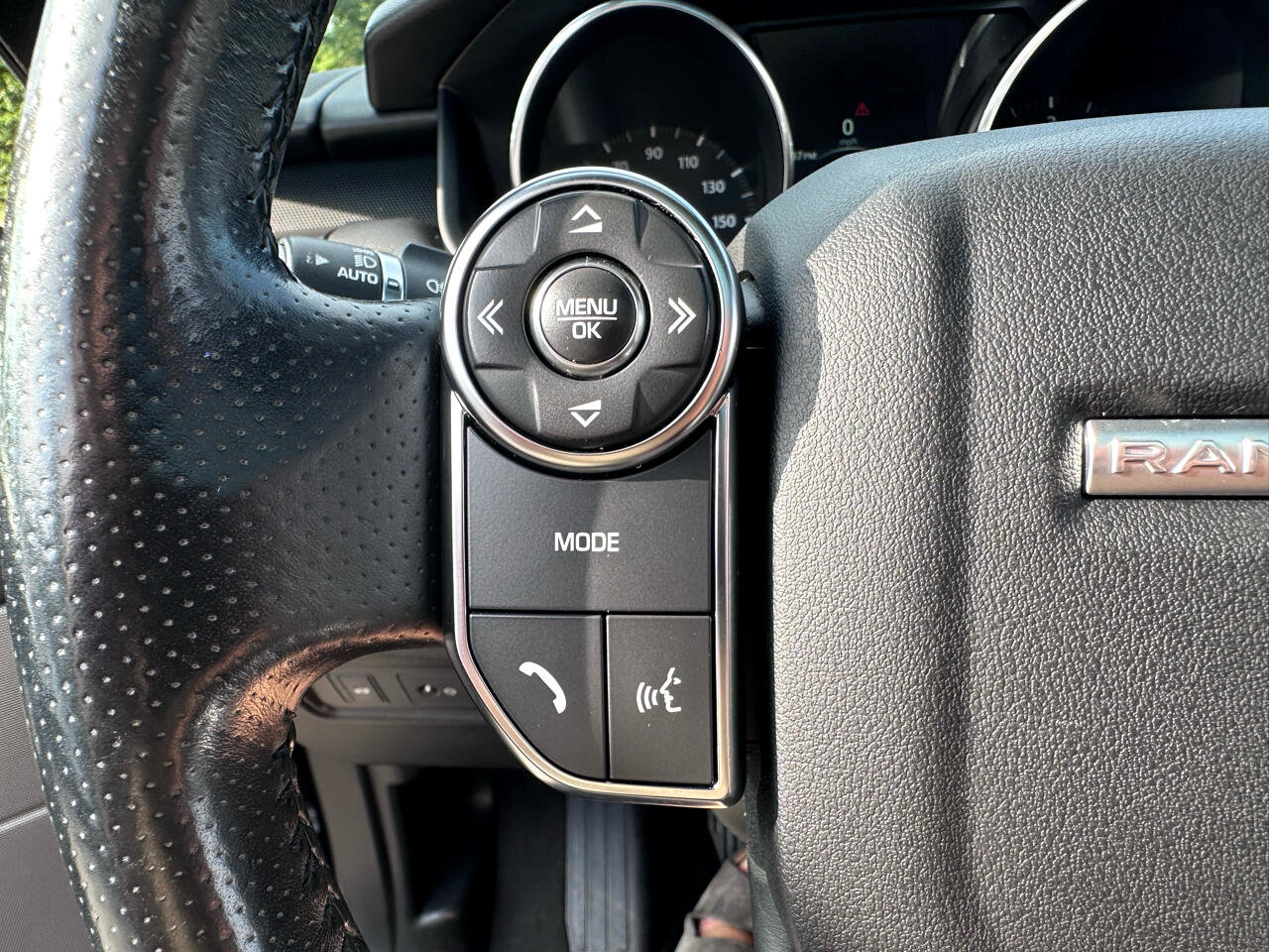 Used 2016 Land Rover Range Rover Sport SE image 20