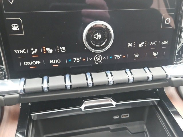 New 2026 GMC Yukon Denali w/ Sun & Power Step Package image 35