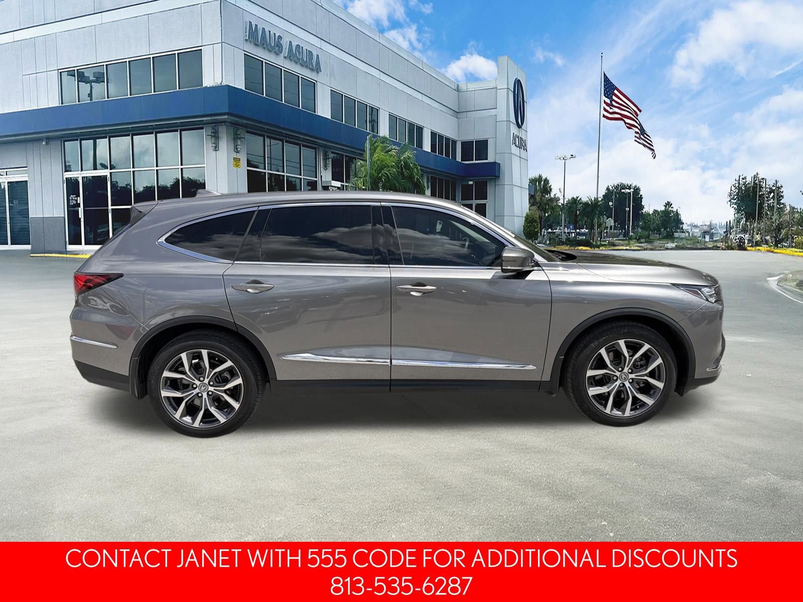 Used 2024 Acura MDX SH-AWD w/ Technology Package image 3