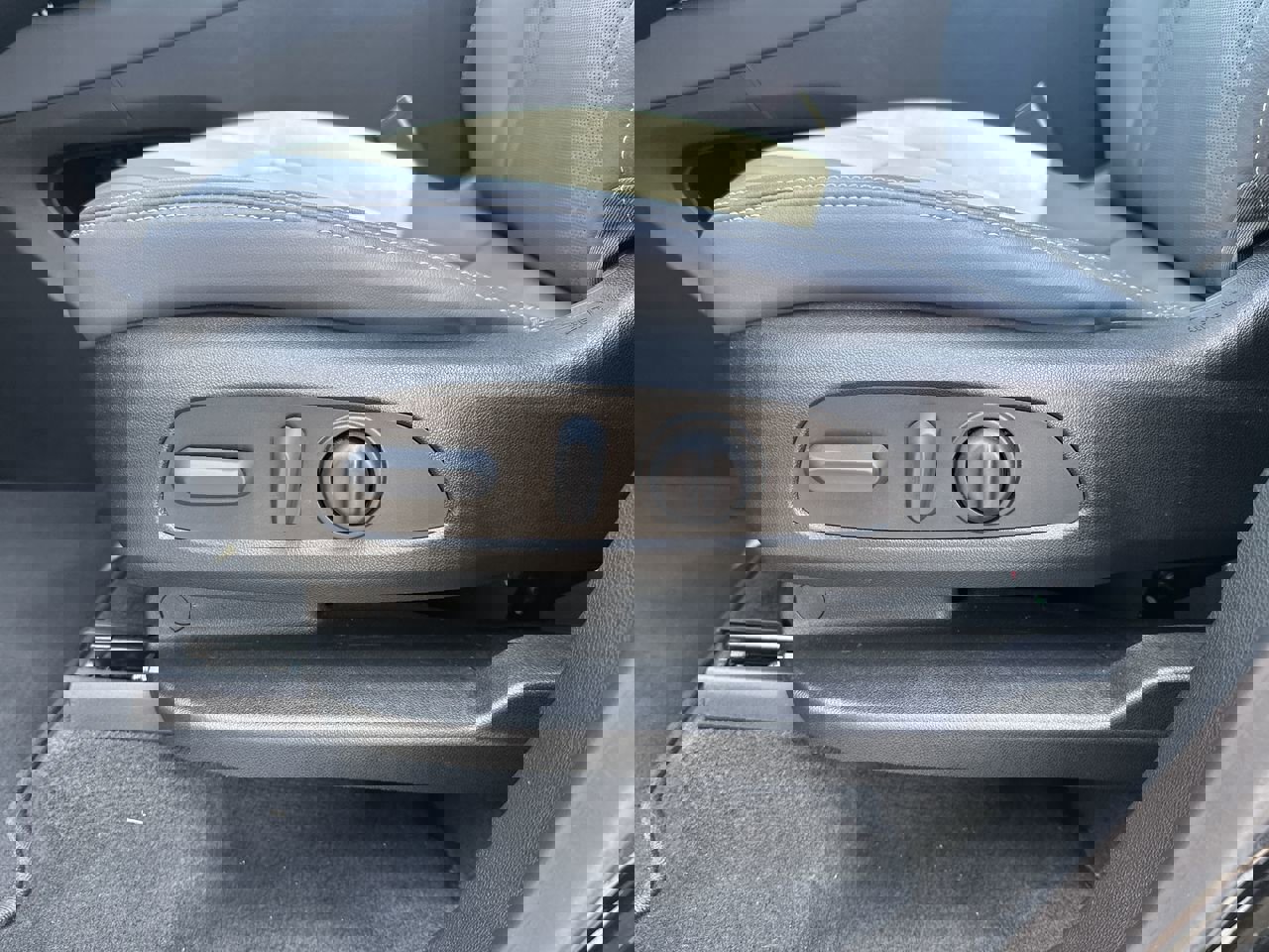 Certified 2023 Buick Enclave Essence w/ Experience Buick Package image 12