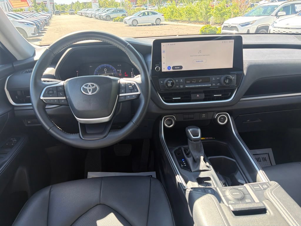 Used 2025 Toyota Grand Highlander AWD image 20