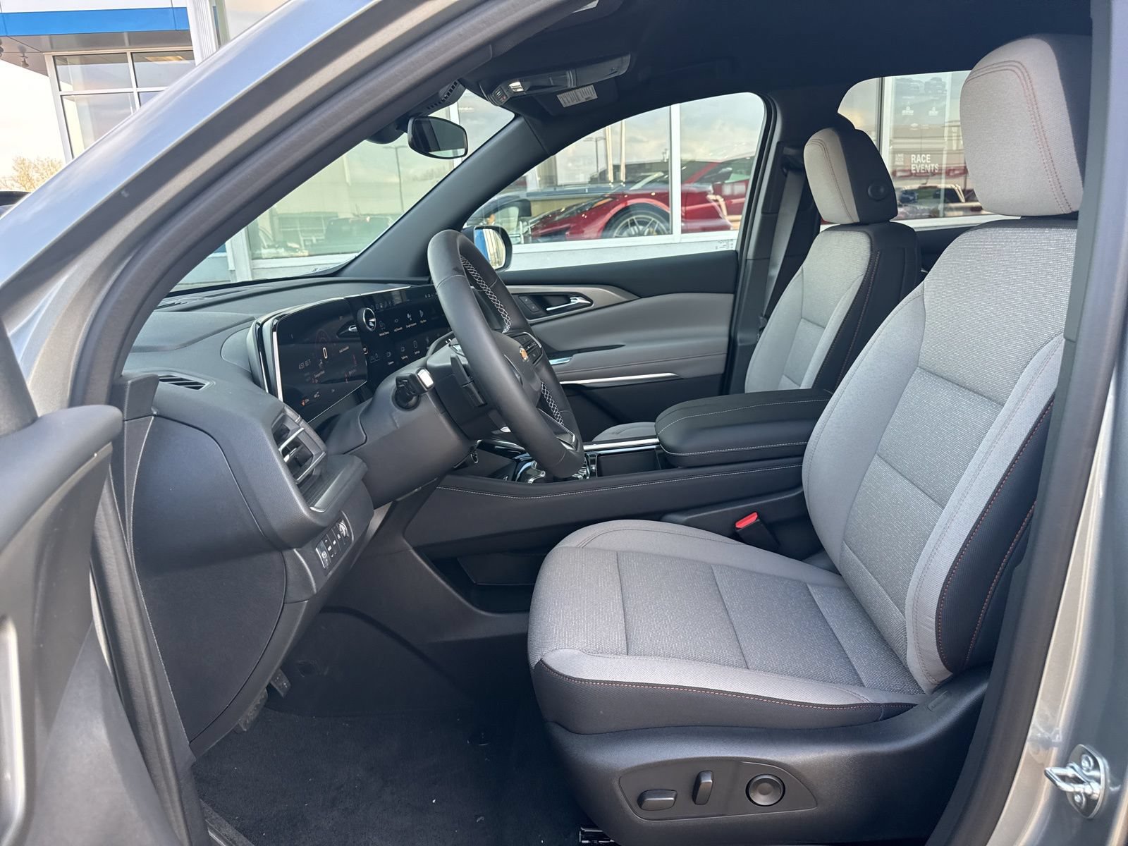 New 2026 Chevrolet Traverse LT AWD/4WD image 18