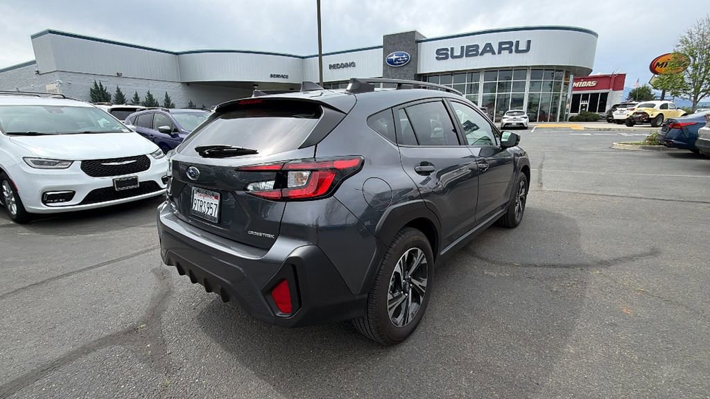 Used 2025 Subaru Crosstrek 2.0i Premium image 4