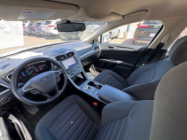 Used 2020 Ford Fusion SE FWD image 25