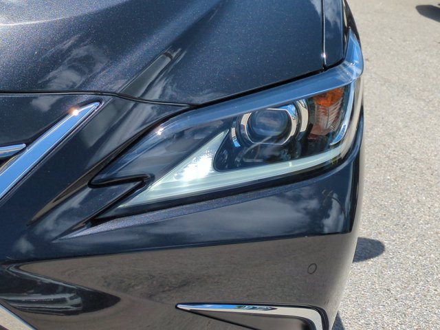 Certified 2025 Lexus ES 300h w/ Technology Package FWD image 10