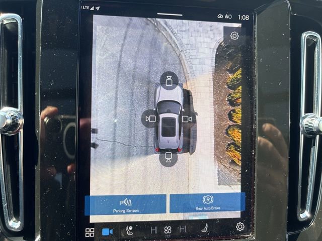 Used 2025 Volvo XC40 B5 Plus AWD/4WD image 24