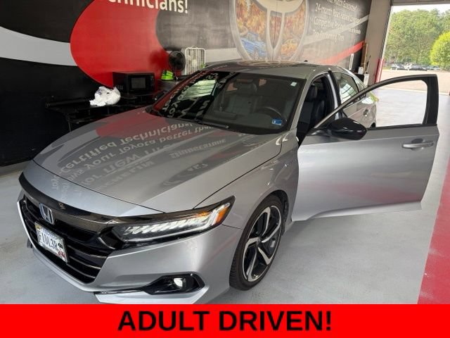 Used 2022 Honda Accord Sport image 2