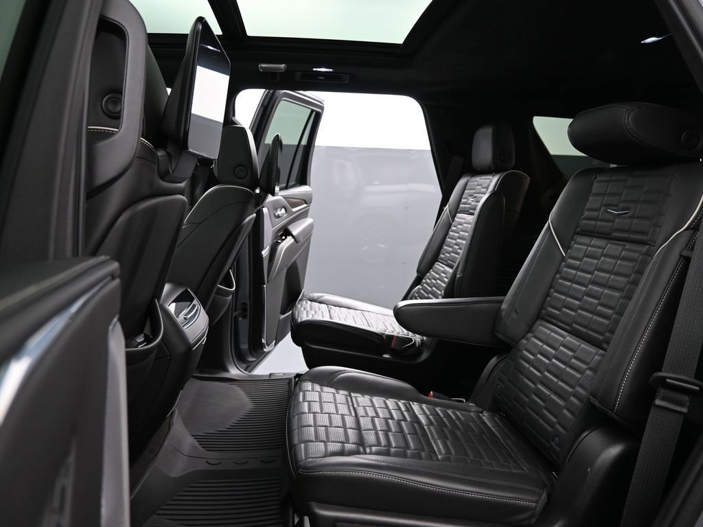Used 2023 Cadillac Escalade Sport Platinum w/ Heavy-Duty Trailer Package image 19