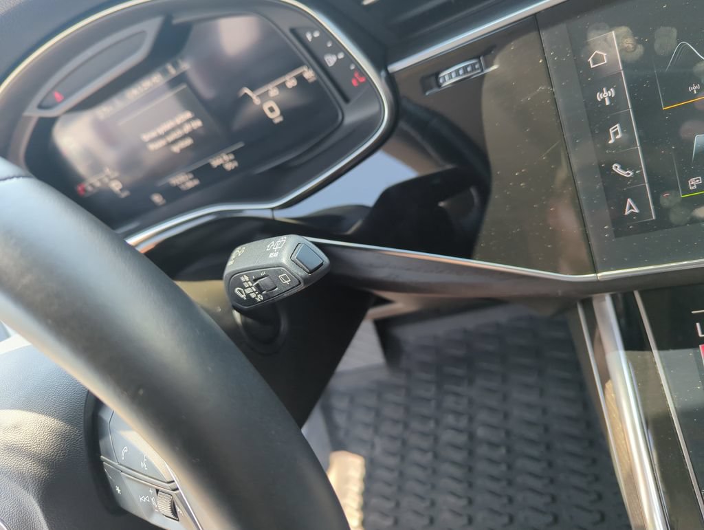 Used 2022 Audi Q8 Premium AWD/4WD image 22