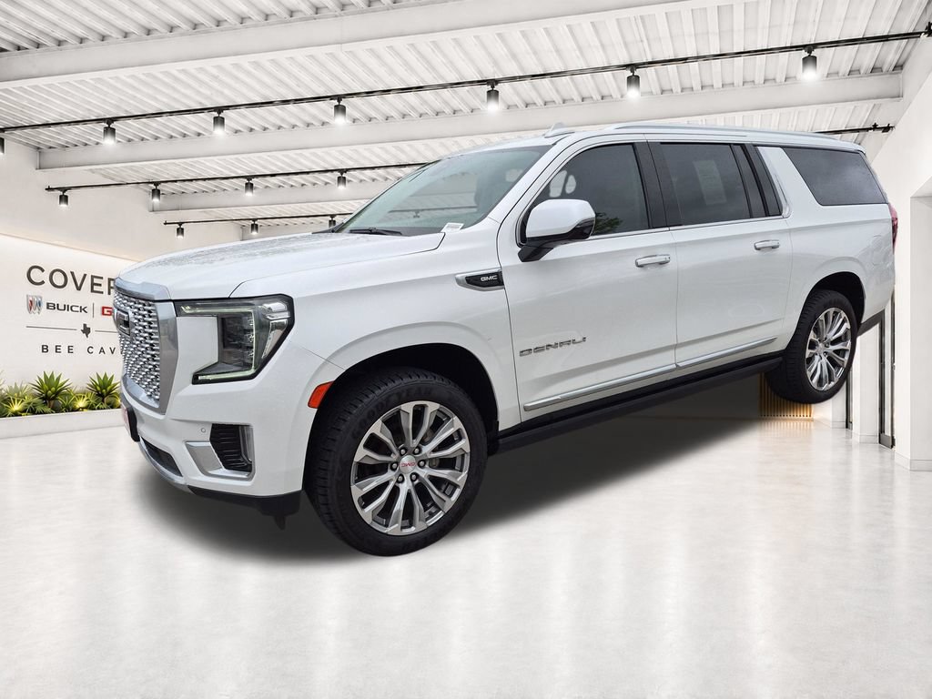 Used 2021 GMC Yukon XL Denali w/ Denali Premium Package AWD/4WD image 4