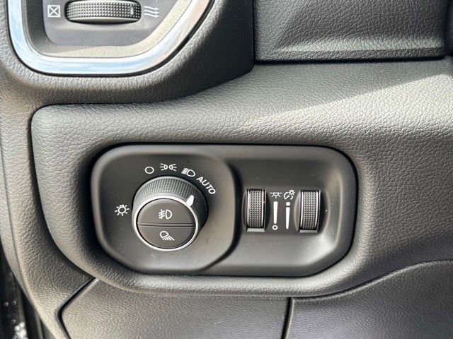 Used 2025 RAM 2500 Laramie image 34