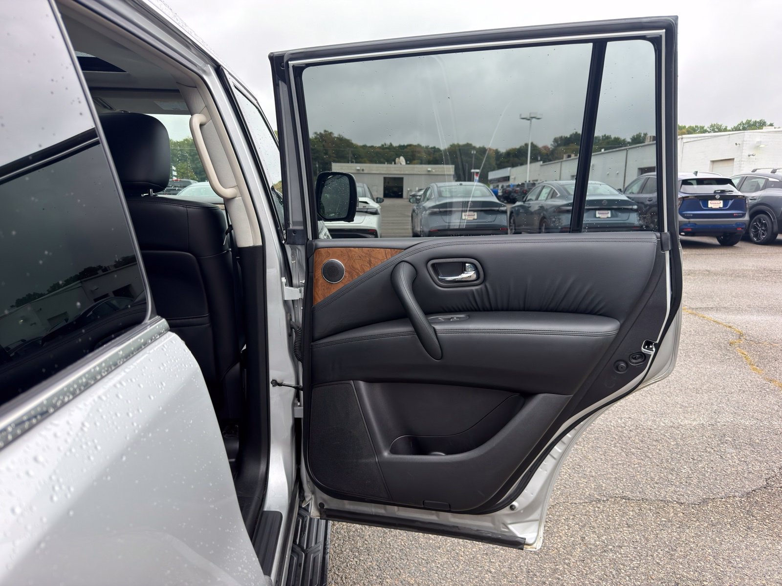 Used 2021 Nissan Armada SL w/ Captain's Chairs Package AWD/4WD image 43