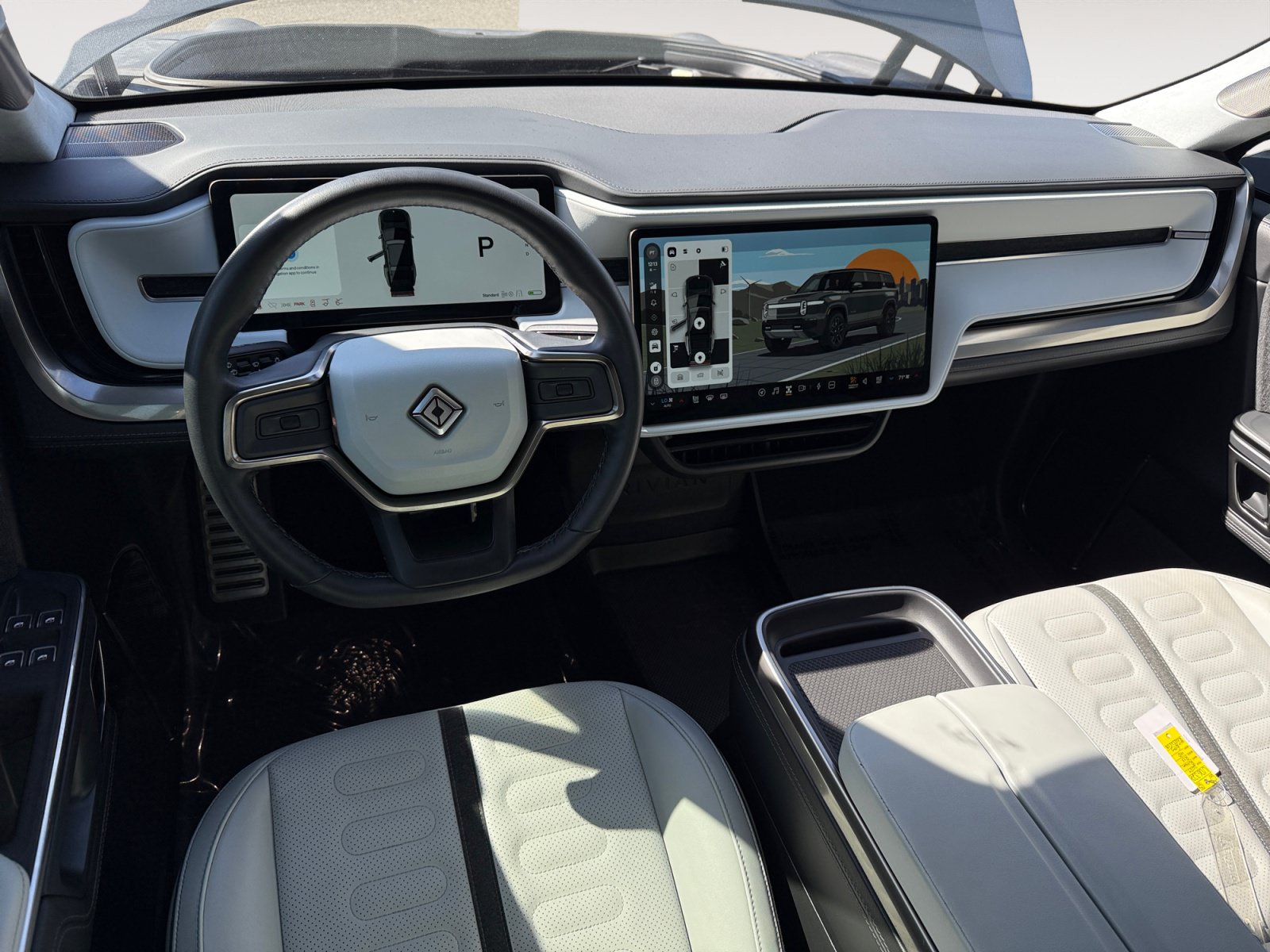 Used 2024 Rivian R1S Adventure Dual AWD/4WD image 15