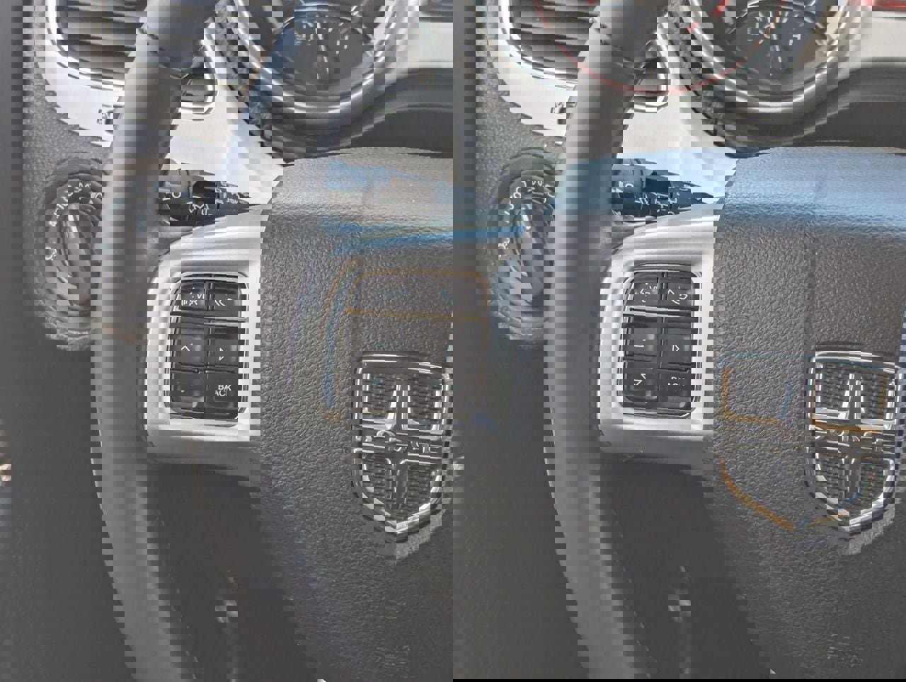 Used 2020 Dodge Journey SE w/ SE Popular Equipment Group image 17