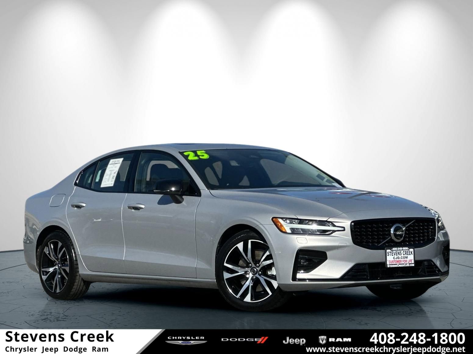 Used 2025 Volvo S60 B5 Core image 1