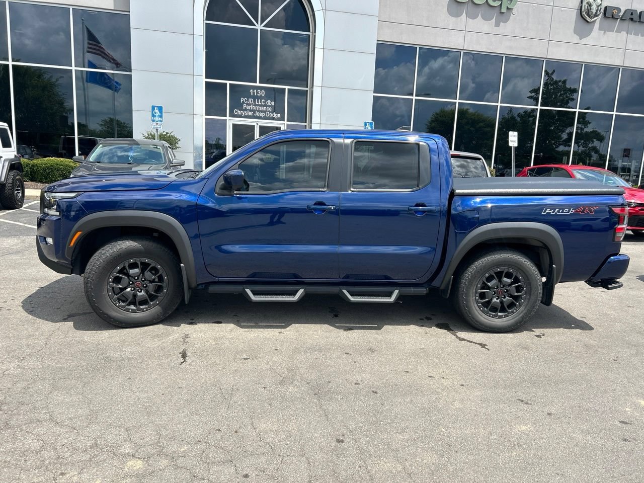 Used 2022 Nissan Frontier PRO-4X w/ Pro-4X Premium Package AWD/4WD image 6