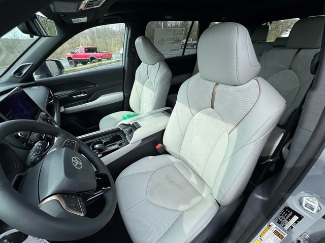 New 2026 Toyota Grand Highlander AWD Hybrid image 14