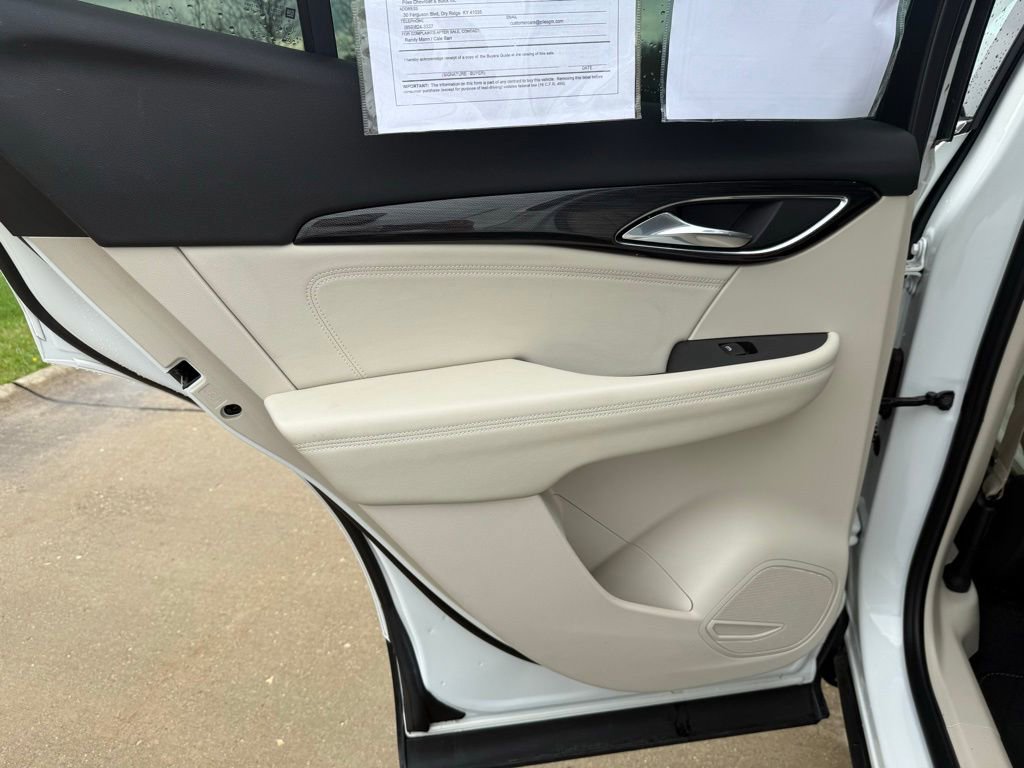 Used 2022 Buick Envision Essence w/ Technology Package I FWD image 12