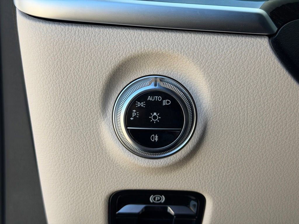 New 2026 Mercedes-Benz C 300 4MATIC Sedan image 23