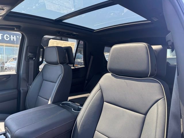 New 2026 GMC Yukon Elevation w/ Elevation Premium Package AWD/4WD image 13